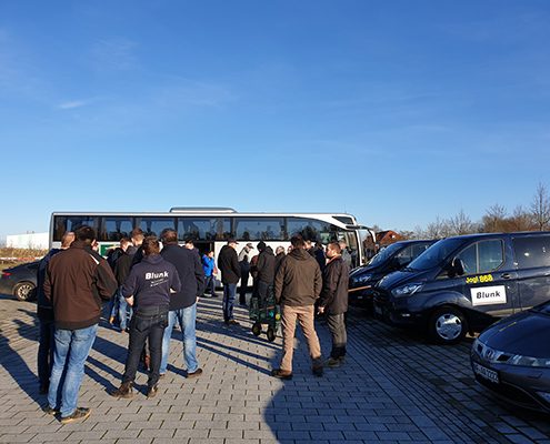 Blunk Gruppe auf Betriebsausflug zum Boßeln in Wismar - Ankunft alle Teams