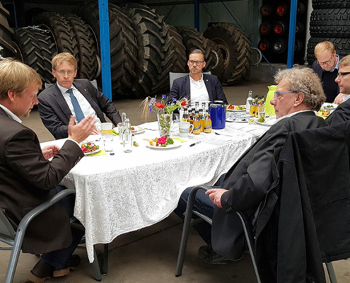 Ministerpräsident Günther besucht Umwelt- und Agrardienstleister Blunk 10