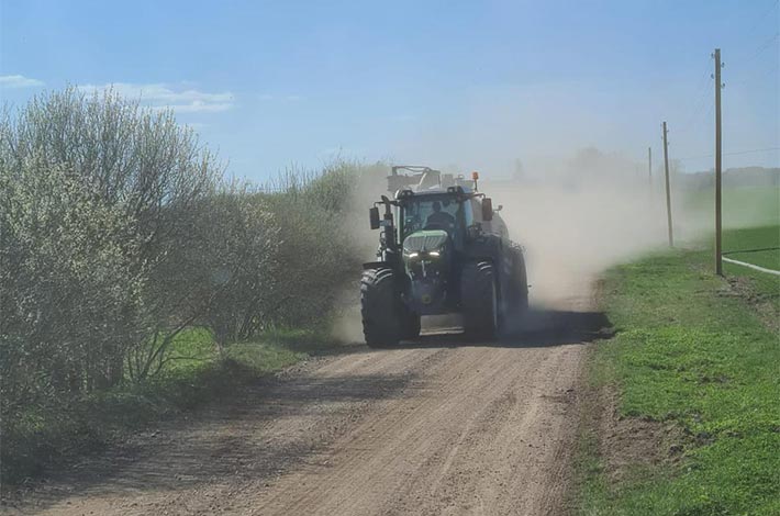 Blunk Agrar-Team auf dem Weg nach Lettland zum Ausbringen von Gülle und Gärsubstrat 04
