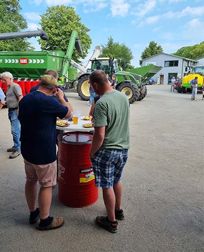 Blunk stellt neue Agrar Technik bei Drescherbier in Rendswühren vor - 111721