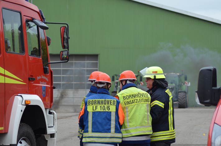 Übungseinsatz der Feuerwehr bei Blunk in Rendswühren - Foto Jugendfeuerwehr Bornhöved 13